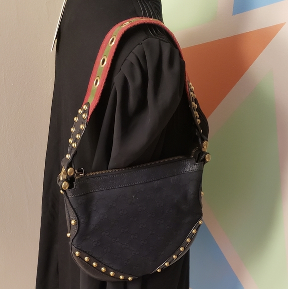 GUCCI Black Small Shoulder Bag - Picture 10 of 14